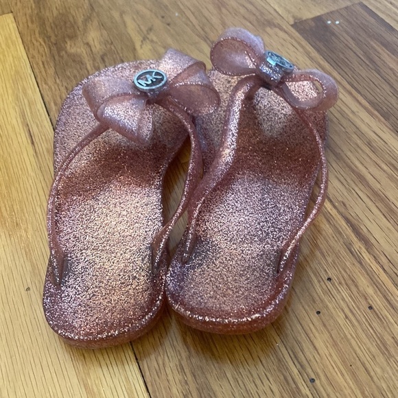 Michael Kors Girl’s Pink Sparkly Flip Flops Size 11 - Picture 4 of 6